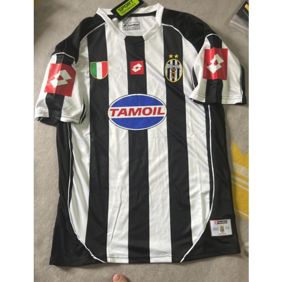 Juventus Retro Black 2001-2002 Season Jersey